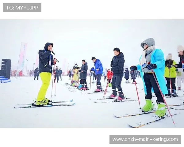 冰雪运动学院开展少儿滑雪教师的实践能力提升班，滑雪培训视频